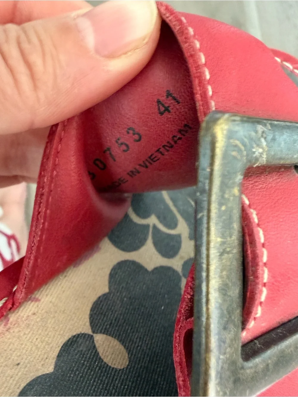 Fly London thong red leather sandals - Picture 6 of 6